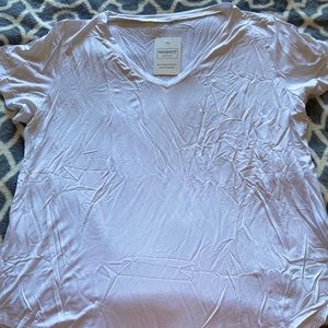 White v neck shirt, stretchy!